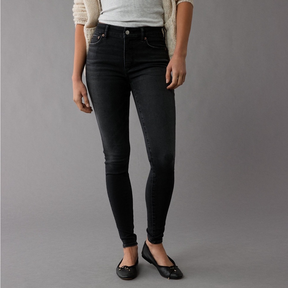 American Eagle Next Level High Waisted Jegging 10 Regular | Black Distressed